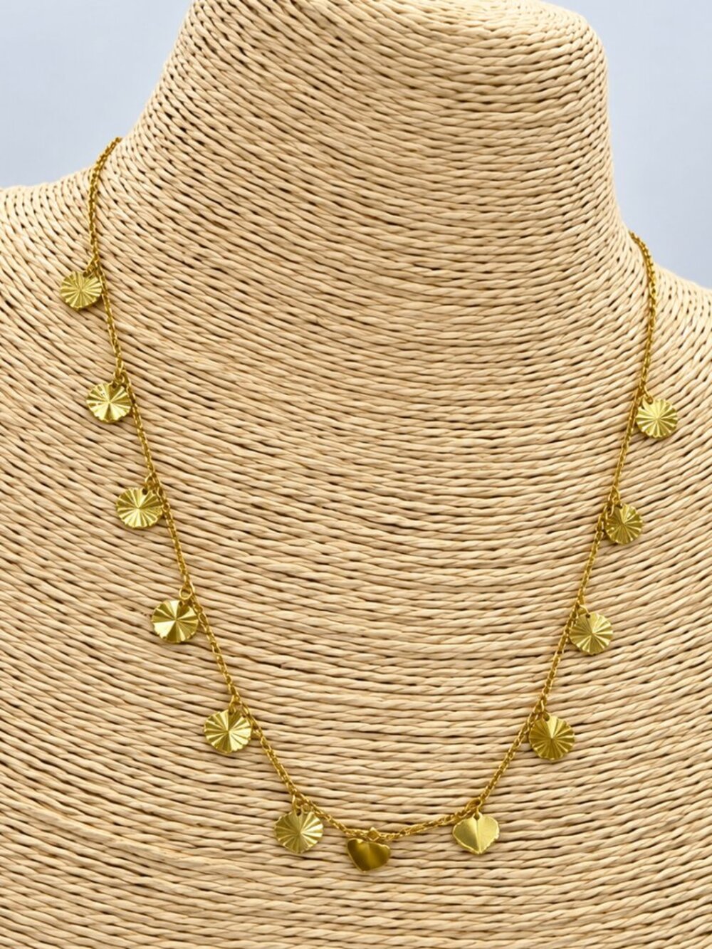 Avon Gold Tone Dangle Disc & Heart Charm Necklace